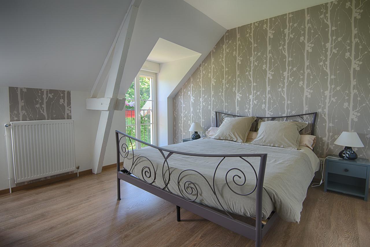 Au Jardin Fleuri Villa Vauxaillon Exterior photo